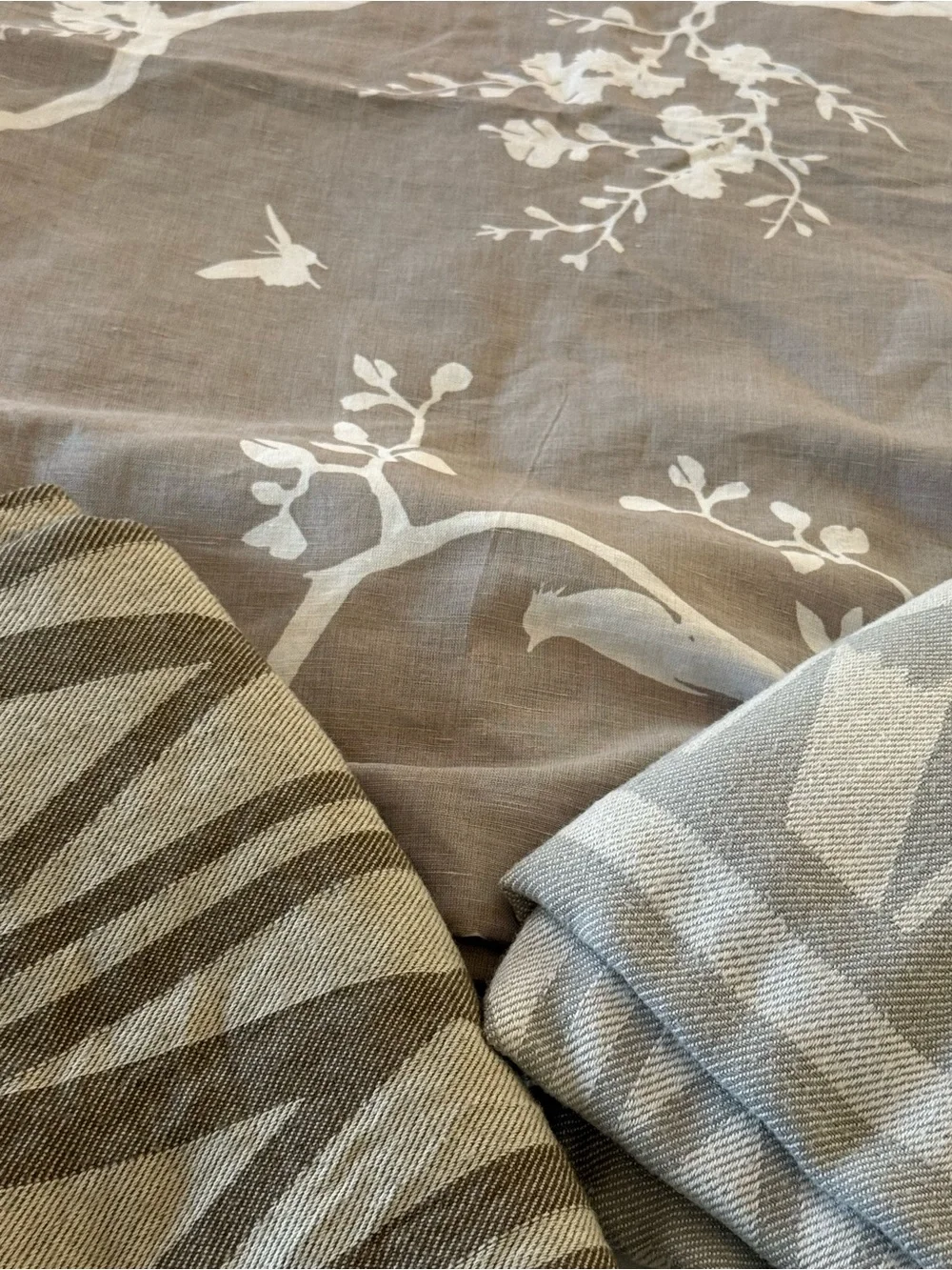 Ballard designs queen linen duvet cover and 1 euro sham